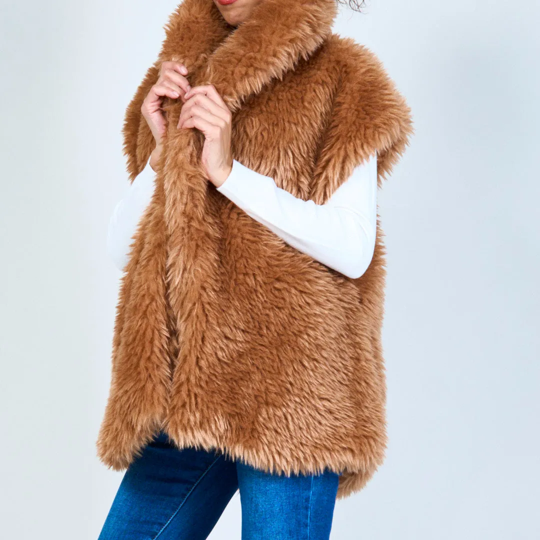 Sleeveless shaggy faux fur vest wholesale